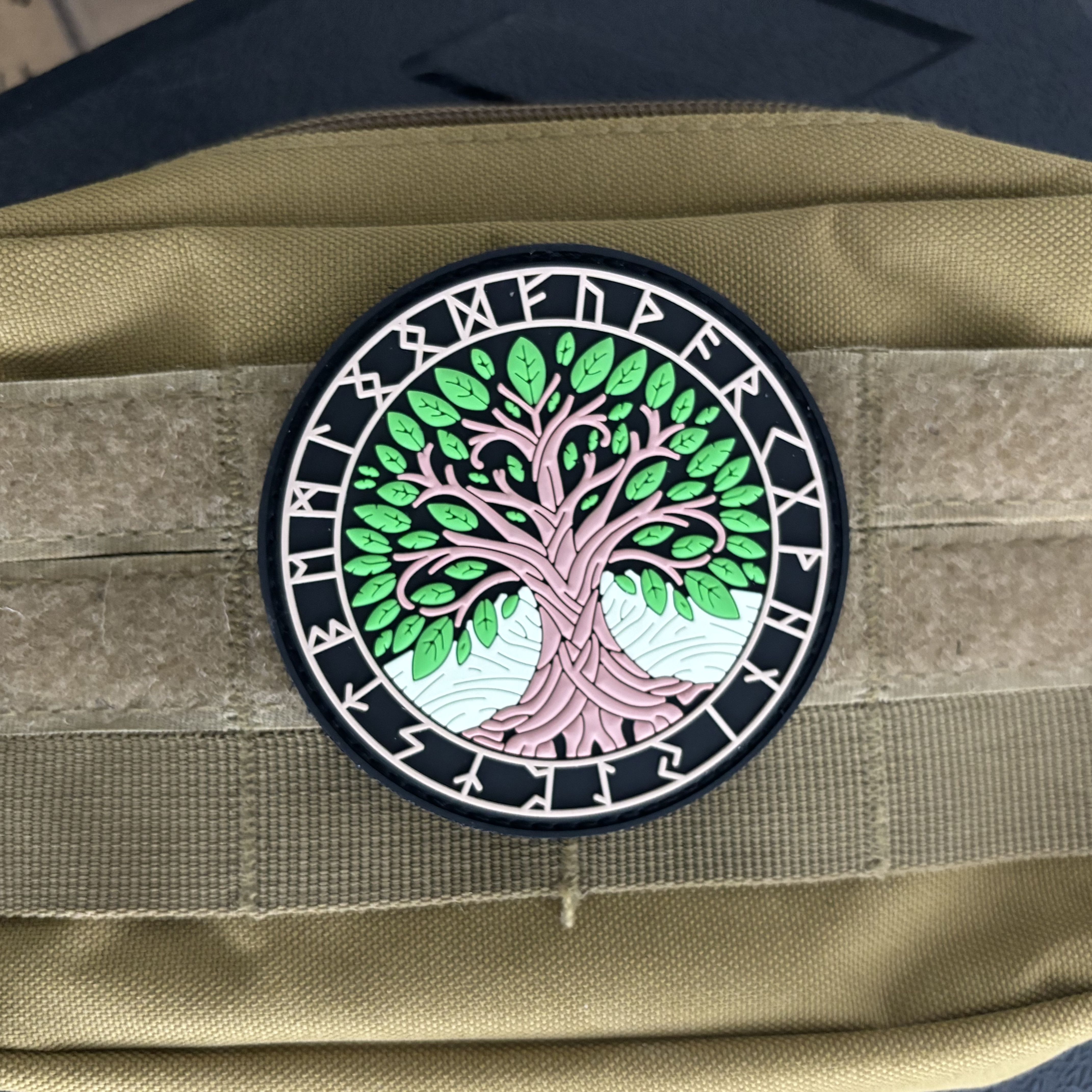 Yggdrasil Viking Totem PVC Pat - Urban Backpack Tactical avis et prix